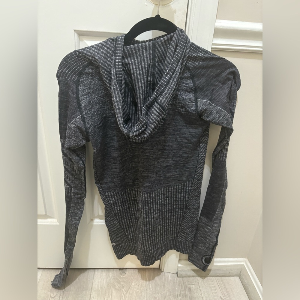 Lululemon gray hooded long sleeve shirt